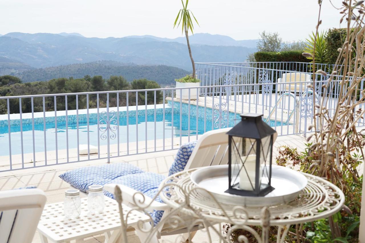 Les Volets Bleus Hotel Speracedes ภายนอก รูปภาพ