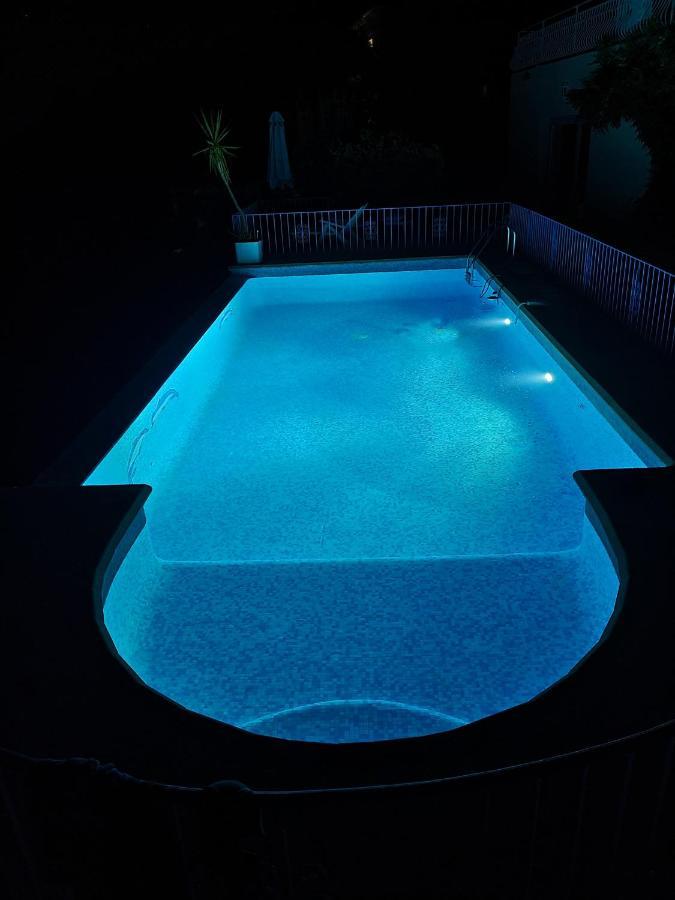 Les Volets Bleus Hotel Speracedes ภายนอก รูปภาพ