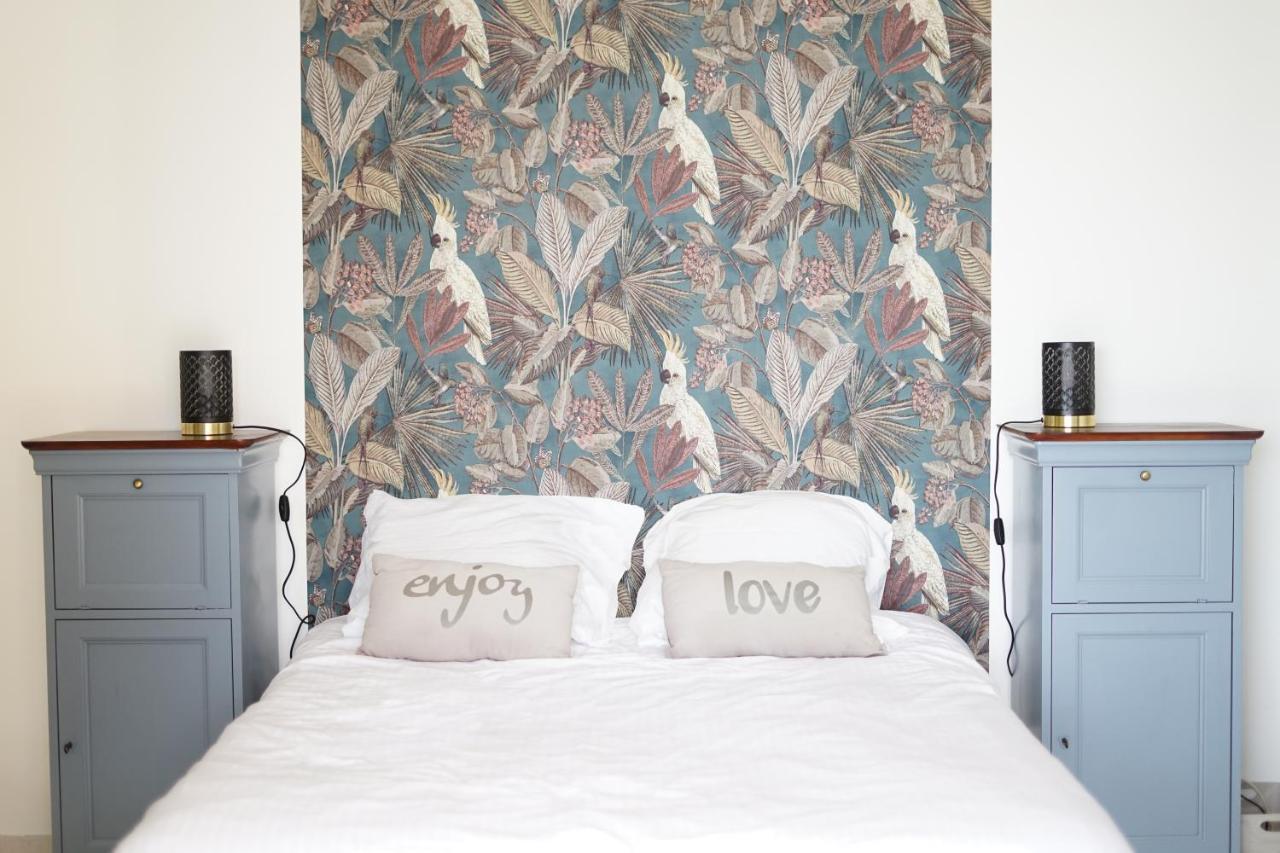 Les Volets Bleus Hotel Speracedes ภายนอก รูปภาพ