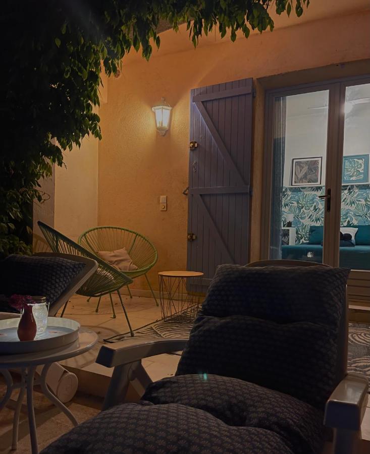 Les Volets Bleus Hotel Speracedes ภายนอก รูปภาพ