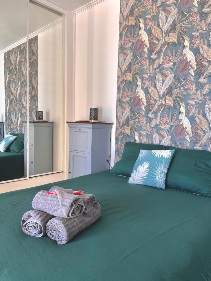 Les Volets Bleus Hotel Speracedes ภายนอก รูปภาพ