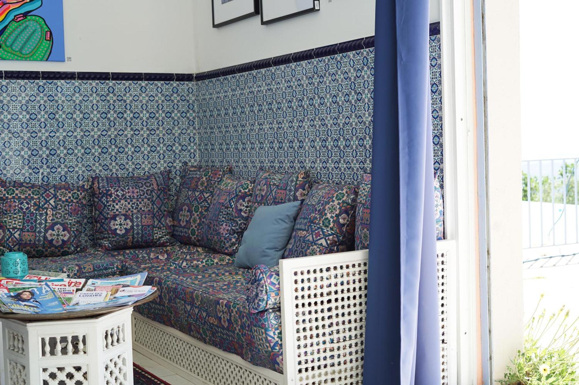Les Volets Bleus Hotel Speracedes ภายนอก รูปภาพ